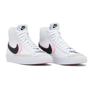 Nike Blazer Mid ‘77 SE GS White Artic Punch Sneakers